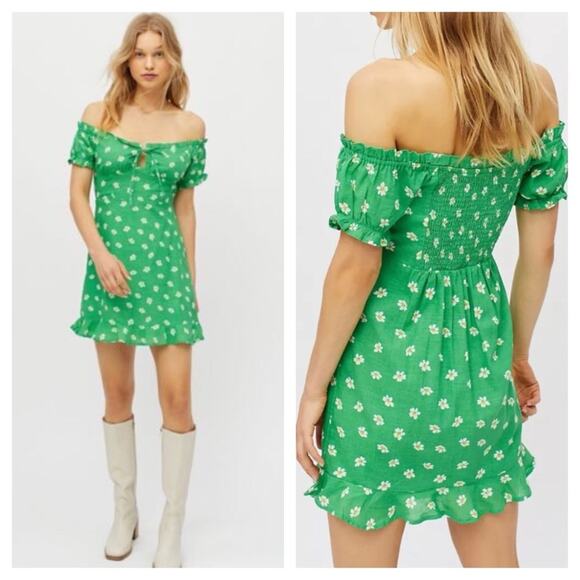 Urban Outfitters Magpie Green Floral Mini Dress Medium Off Shoulder Smocked - Picture 1 of 13